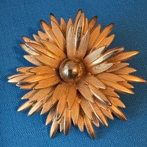 Vintage signed Capri Sunburst Flowers Gold Tone Brooch